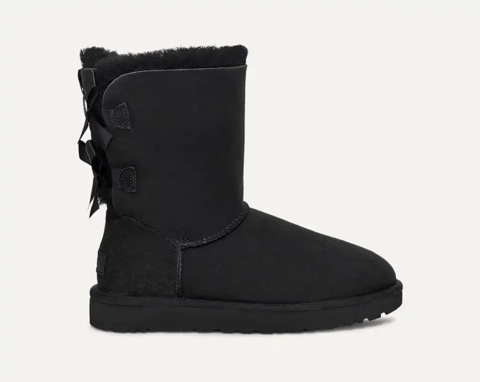 Cizme tip UGG cu fundițe decorative – Negru clasic
